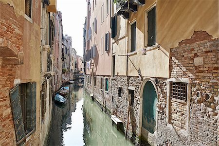 simsearch:649-07063397,k - Narrow canal and architectural exteriors, Venice, Italy Foto de stock - Sin royalties Premium, Código: 649-08632904