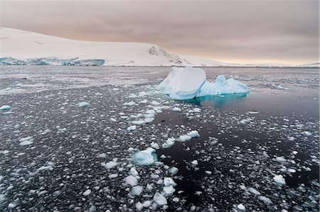 Icebergs in Lemaire channel, Antarctica Stock Photo - Premium Royalty-Free, Code: 649-08895079