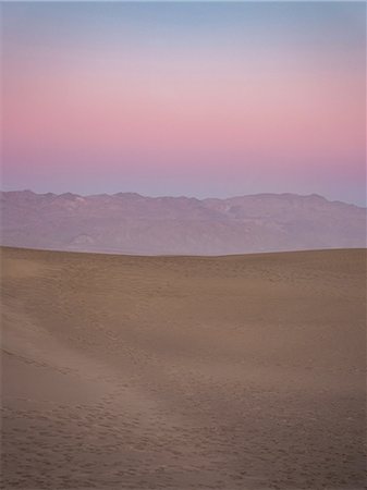 simsearch:700-03891190,k - Sunset over Mesquite Flat Sand Dunes in Death Valley National Park, California, USA Stock Photo - Premium Royalty-Free, Code: 649-08968979