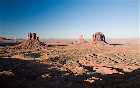 simsearch:614-07486939,k - Landscape of monument Valley Navajo Tribal Park, Utah, USA Stock Photo - Premium Royalty-Free, Code: 649-09004182