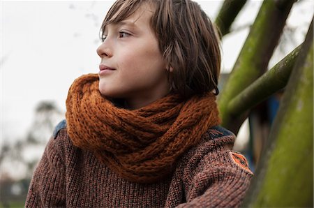 simsearch:695-03376367,k - Boy in scarf looking away, outdoors Stock Photo - Premium Royalty-Free, Code: 649-09004494