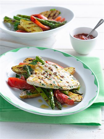 simsearch:649-06352937,k - Plate of fish and vegetables Stock Photo - Premium Royalty-Free, Code: 649-09003205