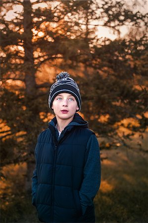 simsearch:695-03376367,k - Portrait of boy, outdoors, looking away Stock Photo - Premium Royalty-Free, Code: 649-09123543