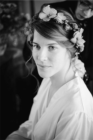 fresh-faced - Bride preparing for wedding, hairstylist in background Stock Photo - Premium Royalty-Free, Code: 649-09138821