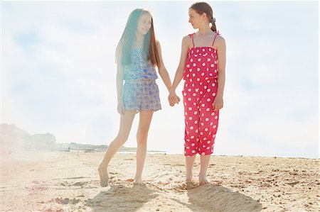 red hair preteen girl - Best friends on seaside holiday Stock Photo - Premium Royalty-Free, Code: 649-09166375
