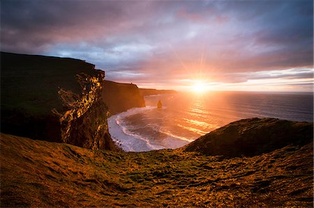 Cliffs of Moher at sunset, Doolin, Clare, Ireland Stock Photo - Premium Royalty-Free, Code: 649-09166954
