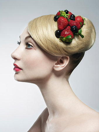 simsearch:649-06305009,k - Woman wearing fruit in her hair Stock Photo - Premium Royalty-Free, Code: 649-09205886