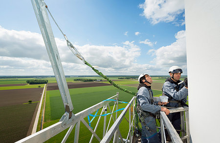 flevoland - Maintenance work on the blades of a wind turbine Foto de stock - Royalty Free Premium, Número: 649-09208774