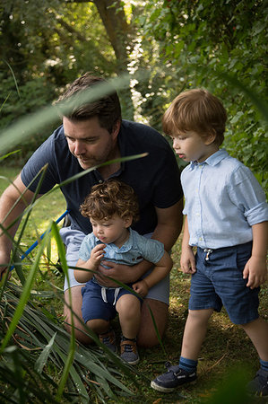 simsearch:649-07437107,k - Father and children fishing in park Stock Photo - Premium Royalty-Free, Code: 649-09212824