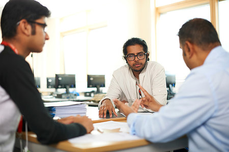 simsearch:649-07118442,k - Lecturer talking to college students in classroom Stock Photo - Premium Royalty-Free, Code: 649-09230285
