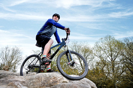 simsearch:649-07280823,k - Cyclist stopping on rock, Tunbridge Wells, Kent, United Kingdom Stock Photo - Premium Royalty-Free, Code: 649-09251482