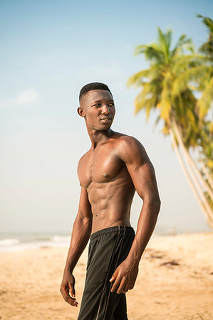 simsearch:693-05552857,k - Muscular man on beach Stock Photo - Premium Royalty-Free, Code: 649-09251980