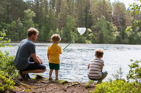 simsearch:649-08004031,k - Father and sons playing with fish net by lake, Finland Stock Photo - Premium Royalty-Free, Code: 649-09277526