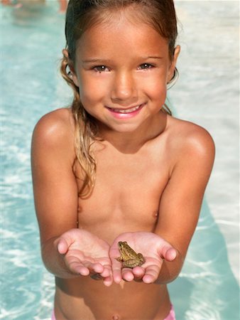 simsearch:649-01696512,k - Little girl holding a frog. Stock Photo - Premium Royalty-Free, Code: 649-01754326