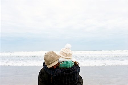 Couple hugging on beach Stock Photo - Premium Royalty-Free, Code: 649-02054097