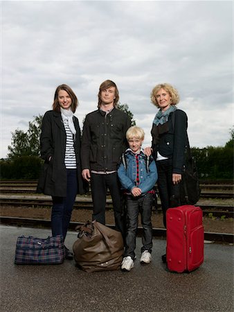 people waiting at train station - Family on train station Stock Photo - Premium Royalty-Free, Code: 649-02199468