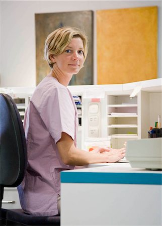 Portrait of a dental assistant Stock Photo - Premium Royalty-Free, Code: 649-02665314