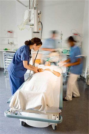 A patient in a hospital bed Stock Photo - Premium Royalty-Free, Code: 649-02666344