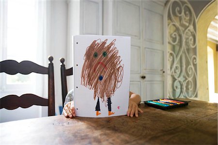 Boy with drawing Foto de stock - Sin royalties Premium, Código: 649-02666960