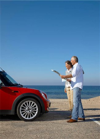 simsearch:649-05520995,k - Mature couple looking at map by car Stock Photo - Premium Royalty-Free, Code: 649-02732617