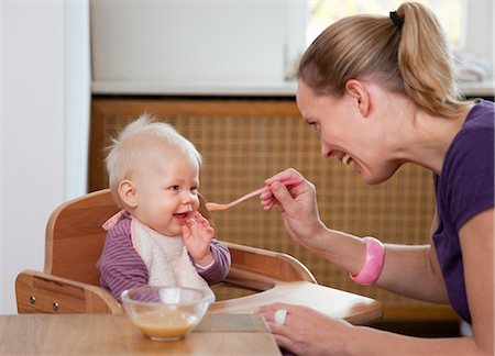 pureed - mother feeding baby Stock Photo - Premium Royalty-Free, Code: 649-03362921