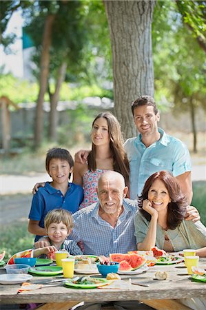 picnicking - Portrait of multi-generational family Stock Photo - Premium Royalty-Free, Code: 649-03621998