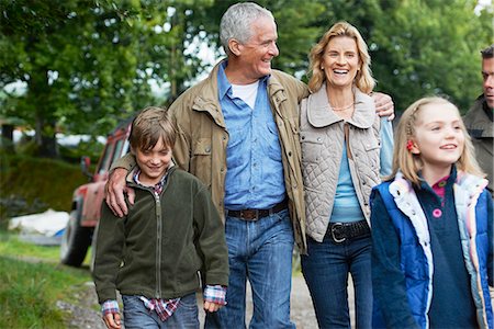 Family walking on farm Stock Photo - Premium Royalty-Free, Code: 649-03770850