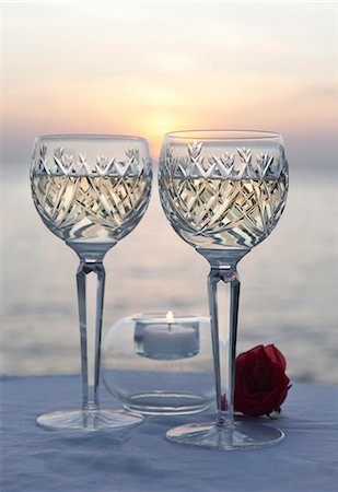 A couple of glasses of wine at sunset Stock Photo - Premium Royalty-Free, Code: 649-03771351