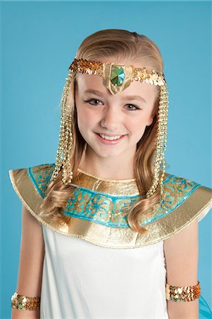 princess - Portrait of girl (10-11) in Cleopatra costume for Halloween Stock Photo - Premium Royalty-Free, Code: 640-06963572