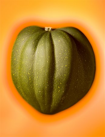 simsearch:640-01354413,k - Close-up of an acorn squash Foto de stock - Sin royalties Premium, Código: 640-01349858