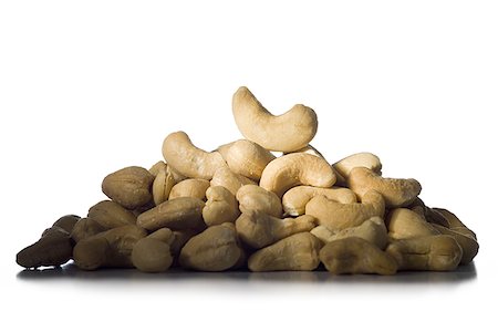simsearch:640-01354413,k - A pile of cashew nuts Foto de stock - Sin royalties Premium, Código: 640-01355452