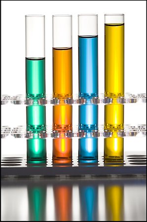 simsearch:6118-07354031,k - Close-up of four test tubes on a test tube rack Stock Photo - Premium Royalty-Free, Code: 640-01356762