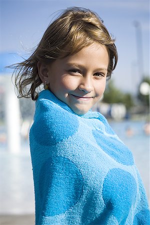 dry swimming pool photos - Young girl wrapped in a towel Stock Photo - Premium Royalty-Free, Code: 640-01358609