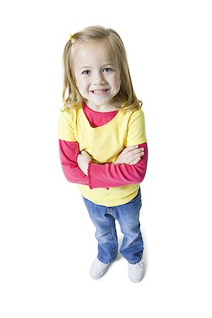 simsearch:640-01351381,k - Vue grand angle d'une jeune fille souriant Photographie de stock - Premium Libres de Droits, Code: 640-01358768