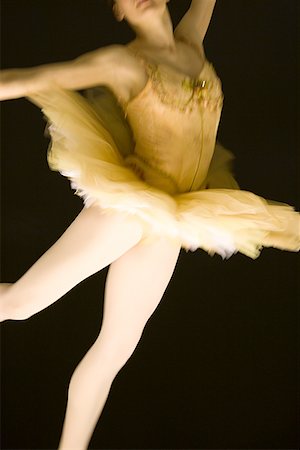 simsearch:640-01351921,k - Ballerina in tutu dancing Foto de stock - Sin royalties Premium, Código: 640-01364606