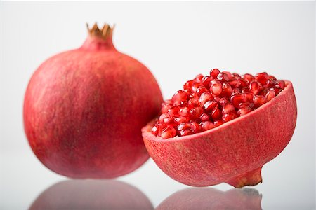 pomegranate - Pomegranate and a half. Stock Photo - Premium Royalty-Free, Code: 640-02656969