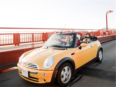 USA, California, San Francisco, yellow car on Golden Gate Bridge Stock Photo - Premium Royalty-Free, Code: 640-03257461