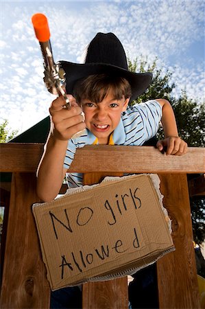 Garçons avec des jeunes filles pas autorisé signe Photographie de stock - Premium Libres de Droits, Code: 640-03259304