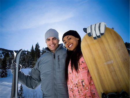 simsearch:640-03264331,k - A couple outside in the snow Stock Photo - Premium Royalty-Free, Code: 640-03264341