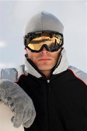 sports and snowboarding - Male snowboarder Foto de stock - Sin royalties Premium, Código: 640-03264360