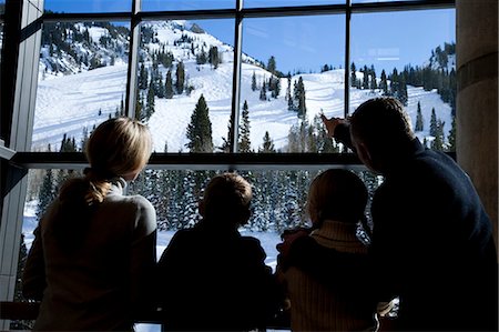 family, hotel - Family visiting at ski resort Stock Photo - Premium Royalty-Free, Code: 640-03264522