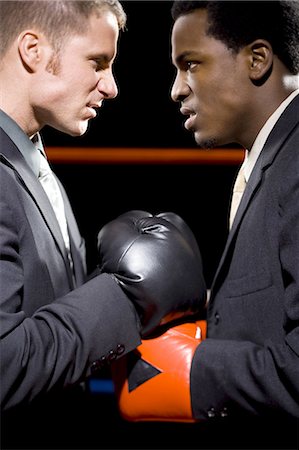 Businessmen boxing Foto de stock - Sin royalties Premium, Código: 640-03263508