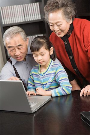 simsearch:642-02005954,k - a girl and her grandpa and grandma playing the computer Stock Photo - Premium Royalty-Free, Code: 642-02006188
