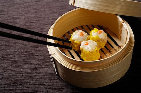 bamboo steamer with dimsum Stock Photo - Premium Royalty-Free, Code: 656-03076268