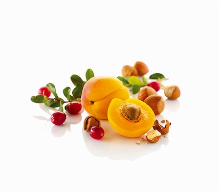 Apricots, cranberries and hazelnuts Stock Photo - Premium Royalty-Free, Code: 659-06154498