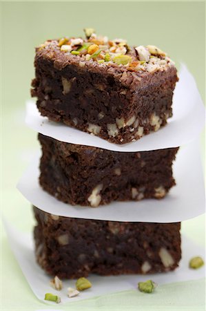 simsearch:659-06373404,k - Brownies with nuts and pistachios Stock Photo - Premium Royalty-Free, Code: 659-06154770