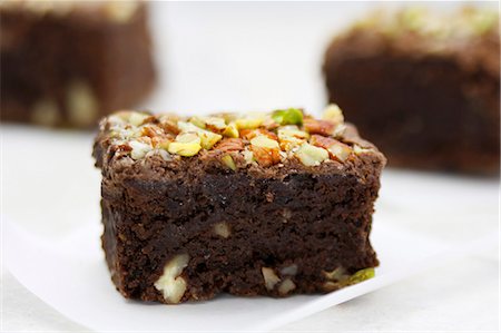 simsearch:659-06373404,k - Brownie with nuts and pistachios Stock Photo - Premium Royalty-Free, Code: 659-06154771