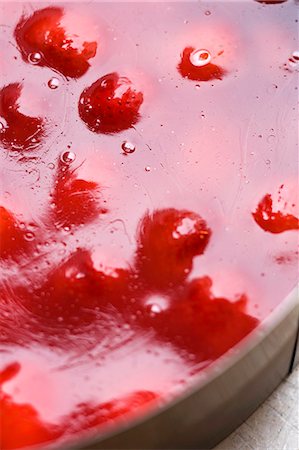 Raspberry cake with jelly (seen from above) Stock Photo - Premium Royalty-Free, Code: 659-06154831