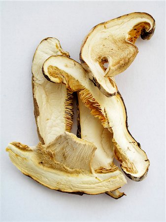 simsearch:659-03526248,k - Dried shiitake mushrooms Stock Photo - Premium Royalty-Free, Code: 659-06155560