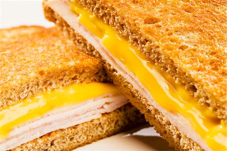 Grilled Ham and Cheese Sandwich; Halved Stock Photo - Premium Royalty-Free, Code: 659-06156021